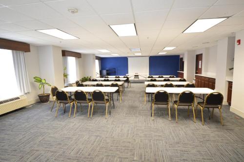 holiday inn express toledo oregon by ihg