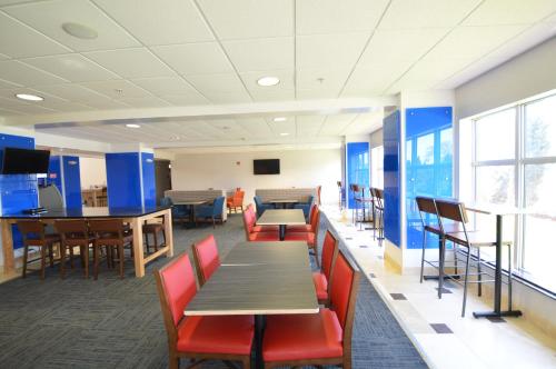 holiday inn express toledo oregon by ihg