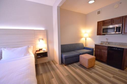 holiday inn express toledo oregon by ihg