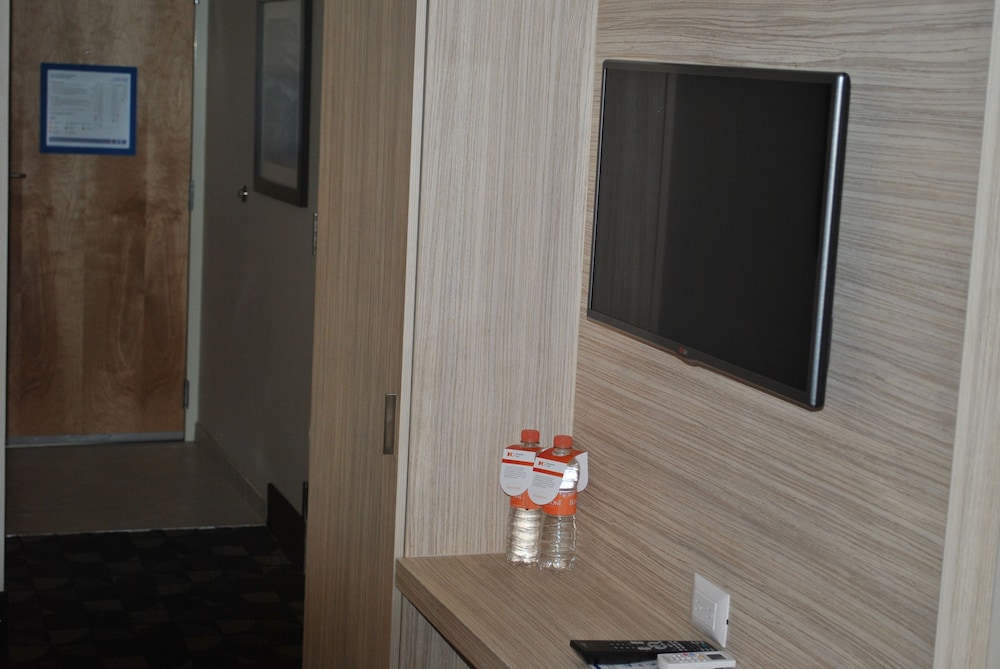 holiday inn express toluca by ihg