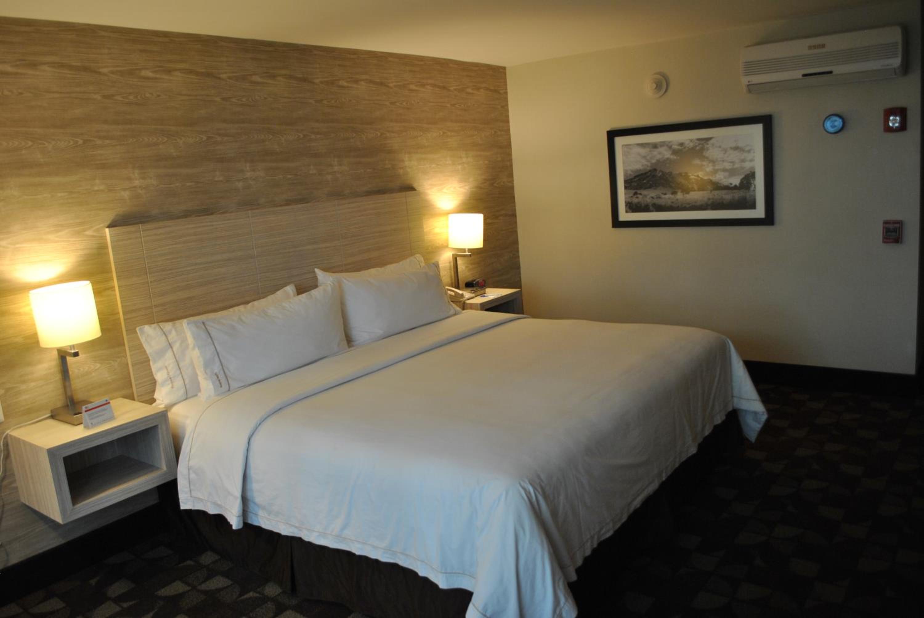 holiday inn express toluca by ihg