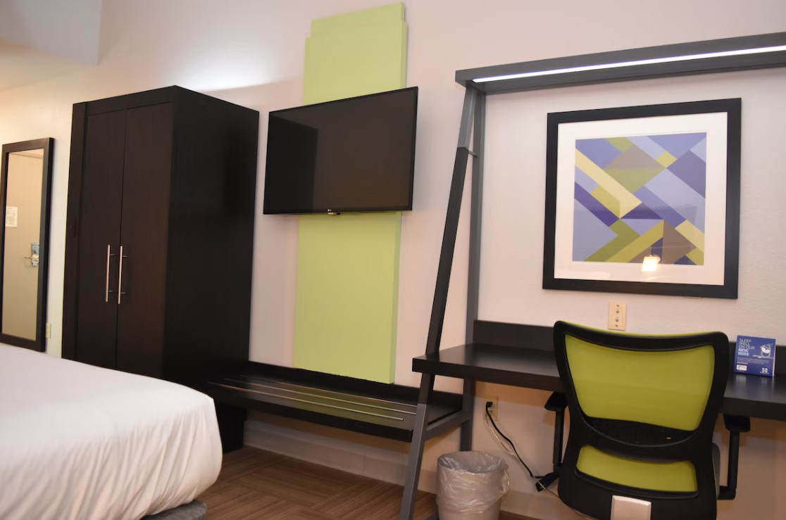 holiday inn express venice by ihg