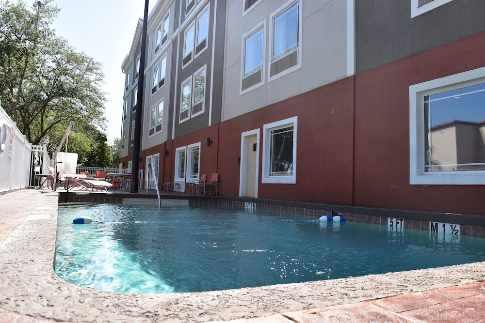 holiday inn express venice by ihg