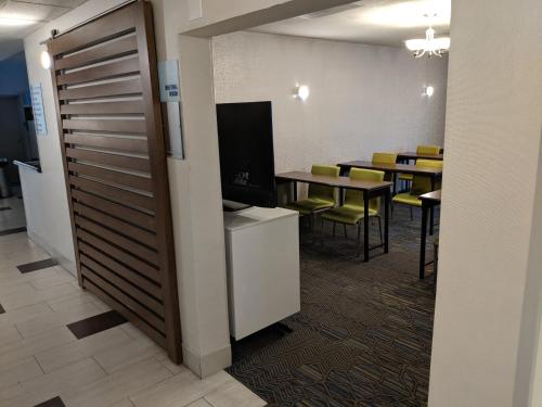 holiday inn express venice by ihg