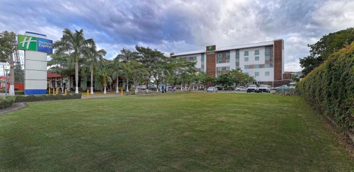 holiday inn express villahermosa tabasco 2000 by ihg