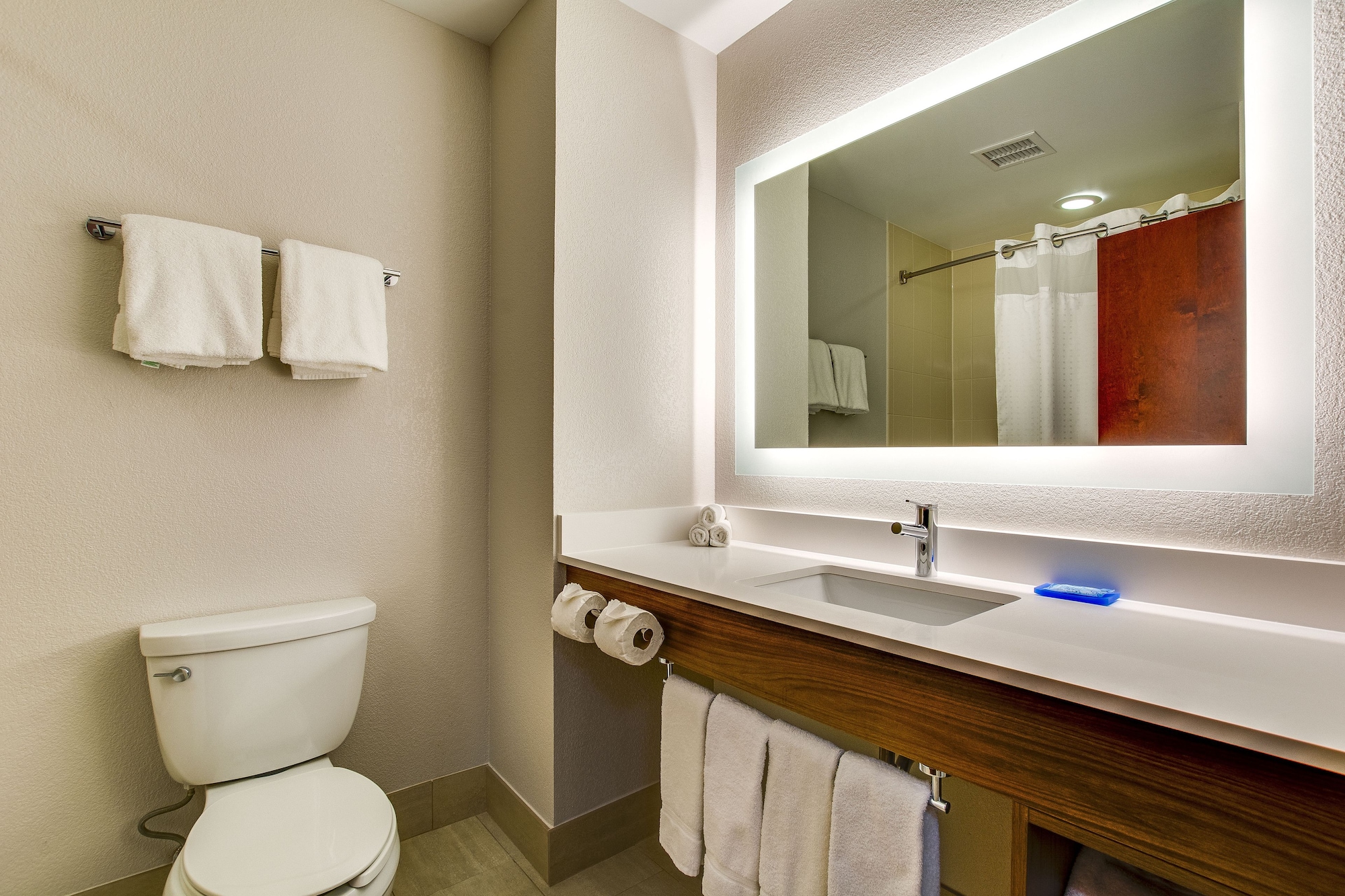holiday inn express vincennes by ihg