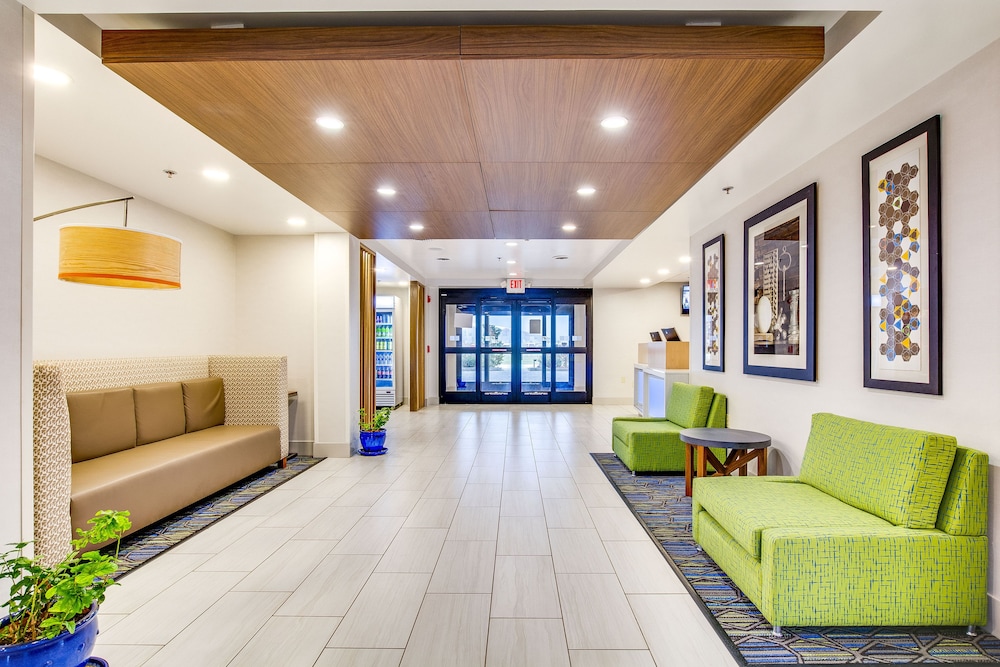 holiday inn express vincennes by ihg
