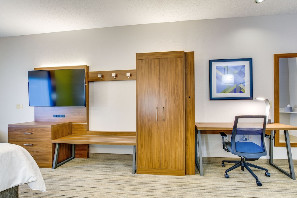 holiday inn express vincennes by ihg