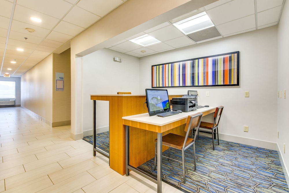 holiday inn express vincennes by ihg