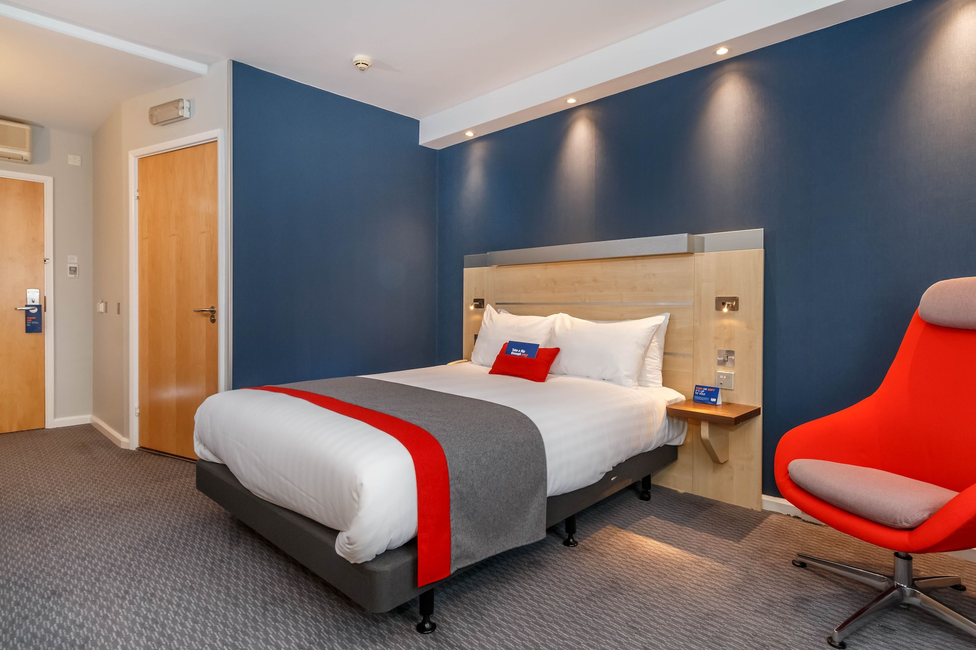 holiday inn express walsall m6j10 by ihg