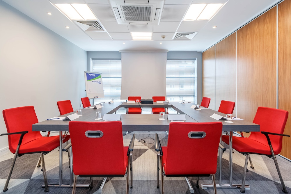 holiday inn express walsall m6j10 by ihg