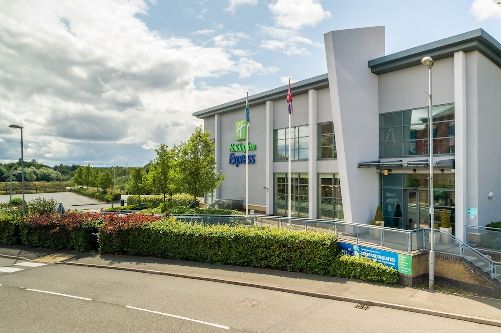 holiday inn express walsall m6j10 by ihg