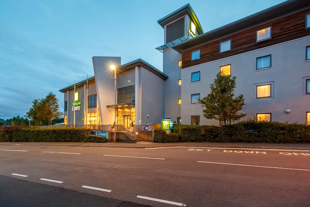 holiday inn express walsall m6j10 by ihg