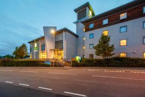 holiday inn express walsall m6j10 by ihg