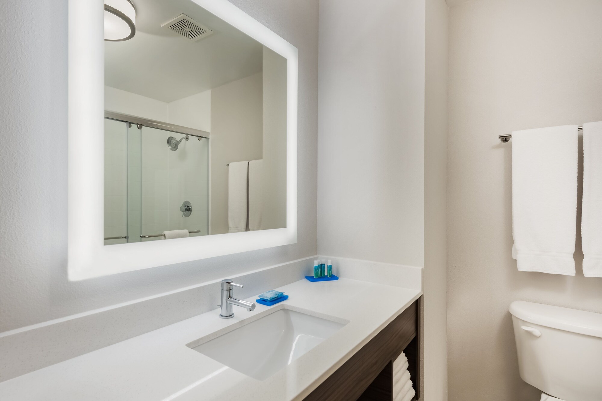 holiday inn express warrenton by ihg