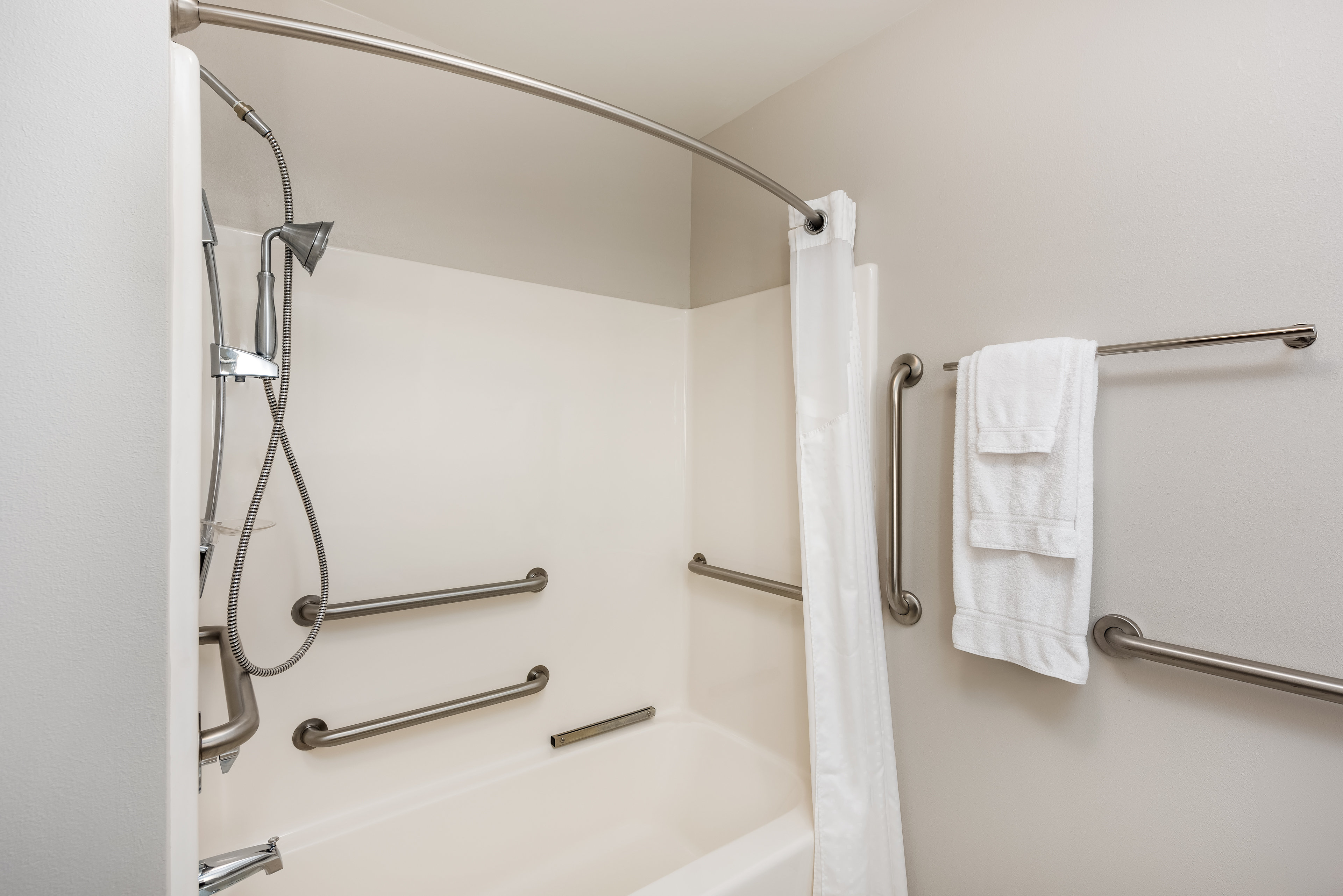 holiday inn express warrenton by ihg
