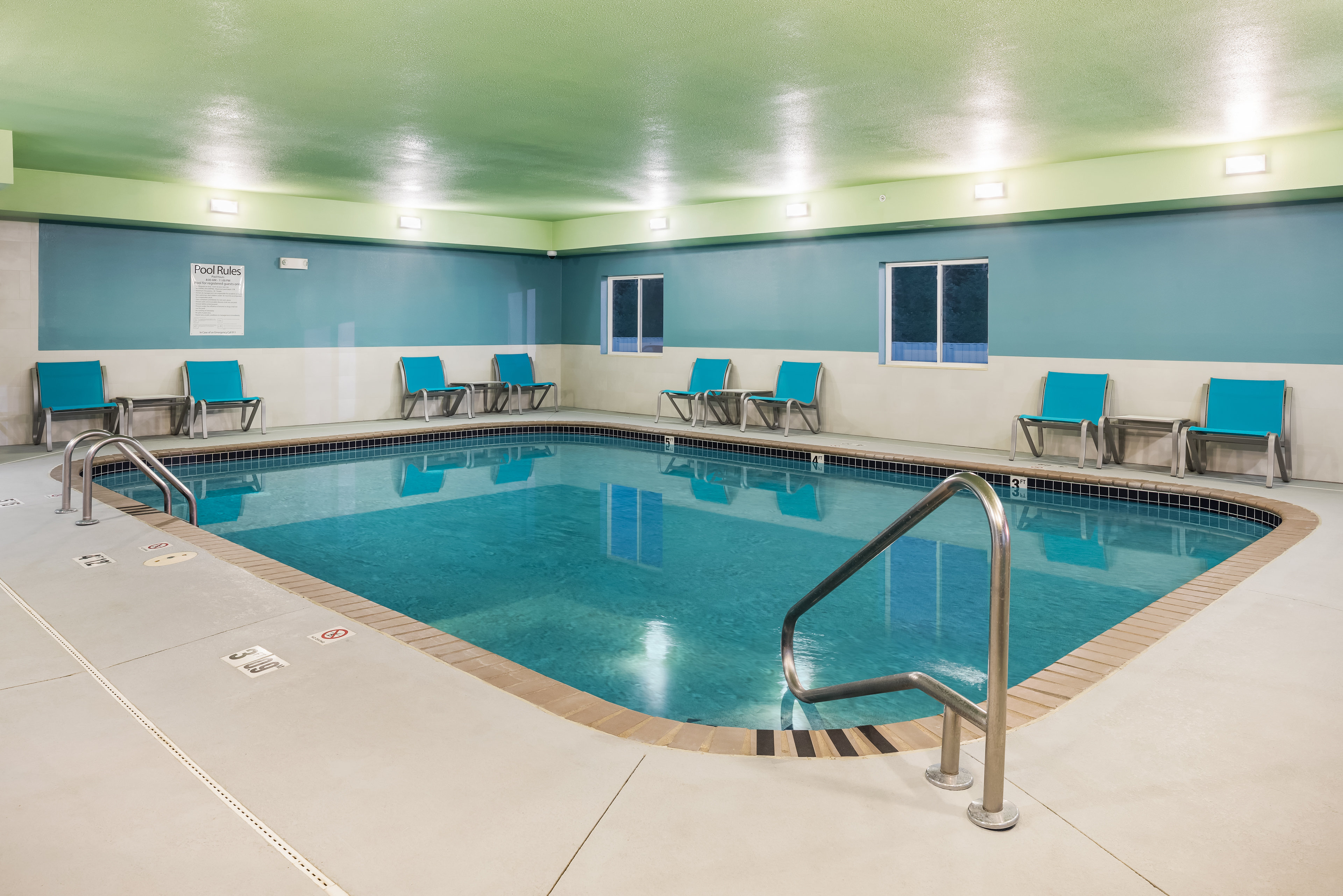 holiday inn express warrenton by ihg