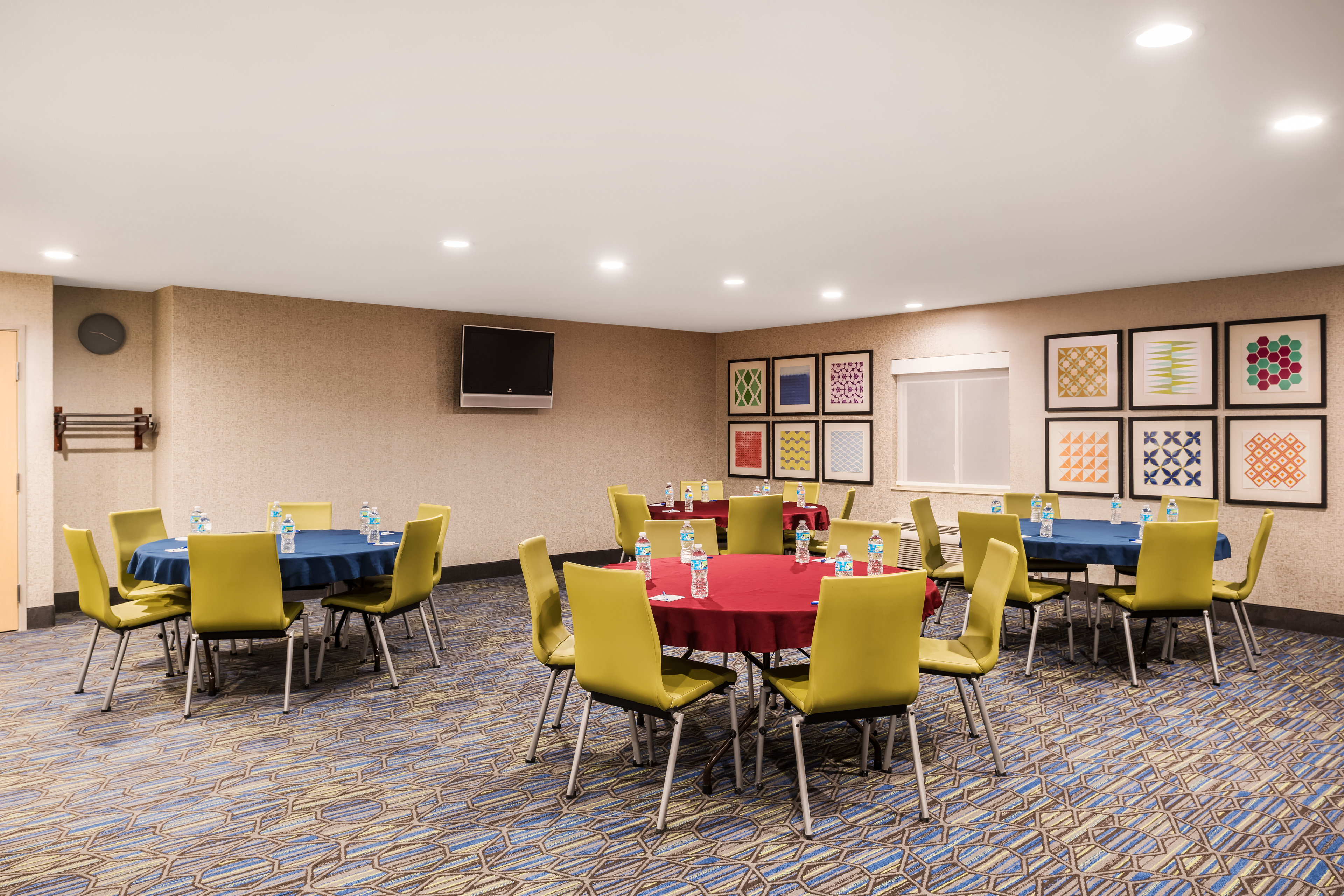 holiday inn express warrenton by ihg