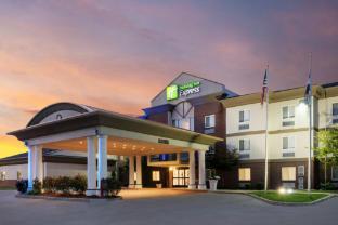 holiday inn express warrenton by ihg