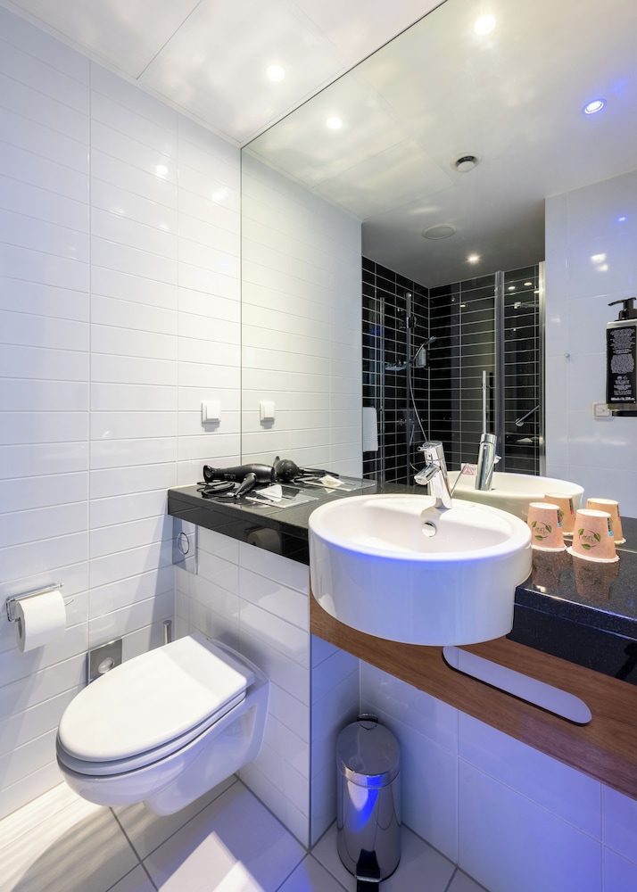 ibis styles warszawa airport