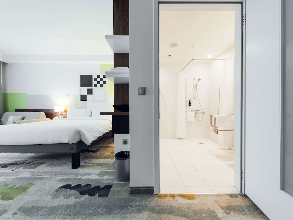 ibis styles warszawa airport