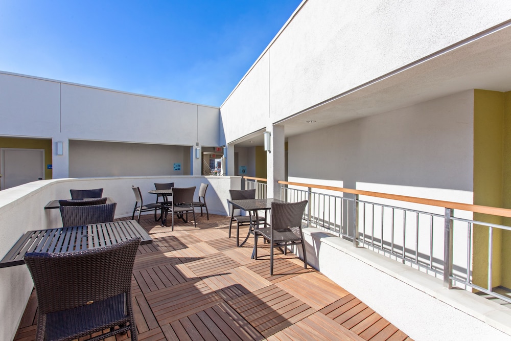 holiday inn express west los angeles by ihg