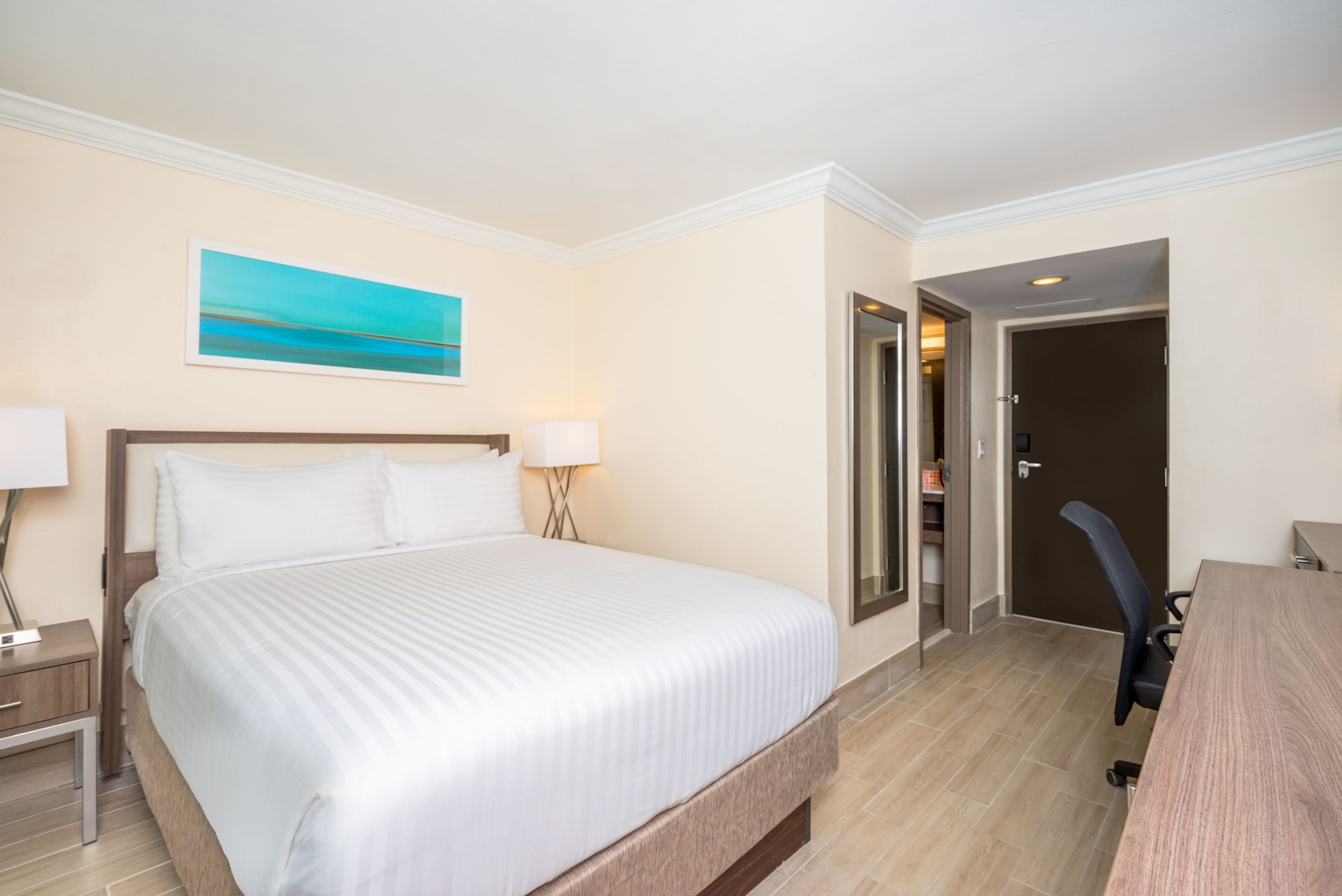 holiday inn express and suites nassau by ihg
