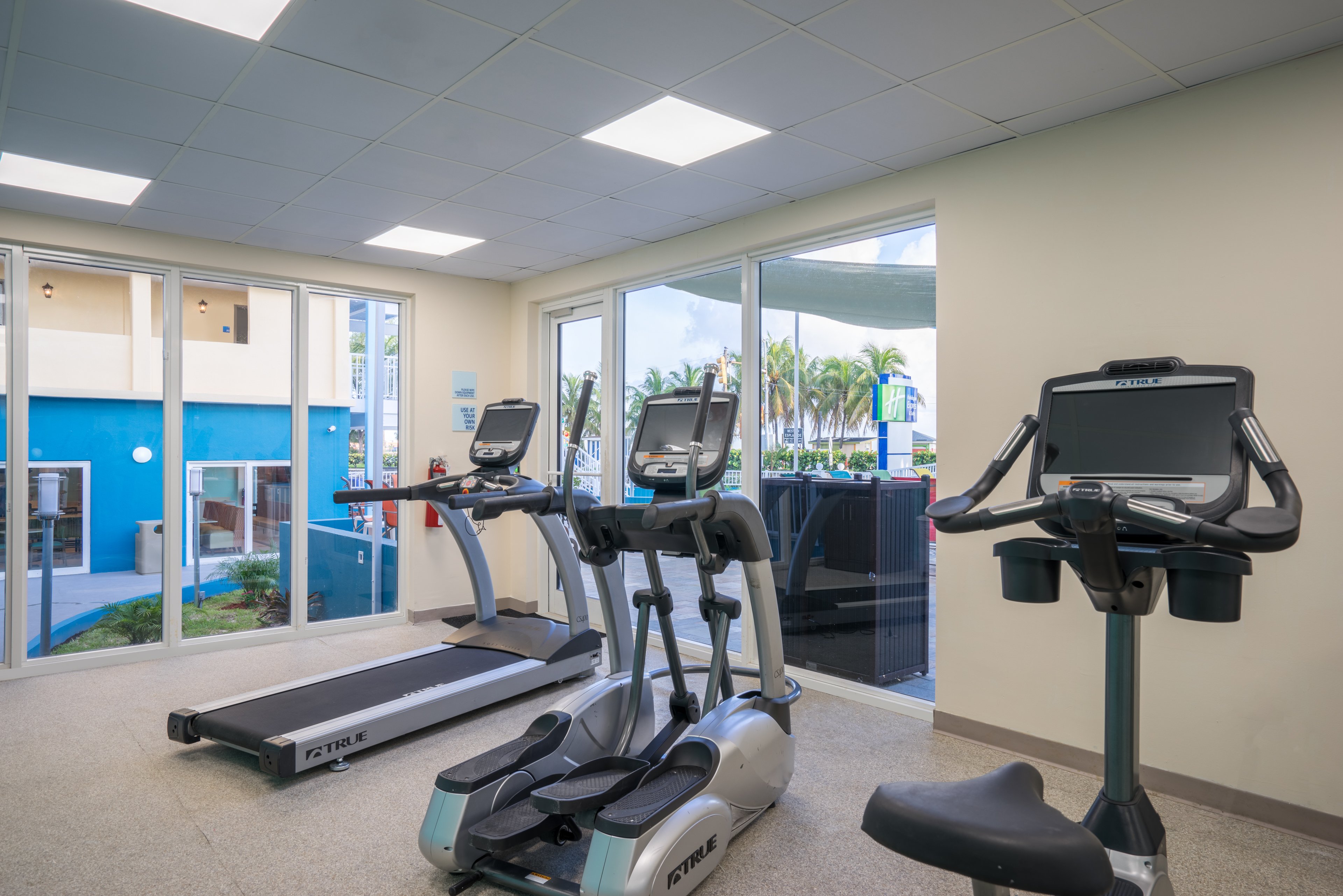 holiday inn express and suites nassau by ihg