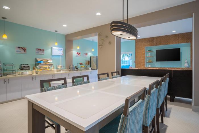 holiday inn express and suites nassau by ihg