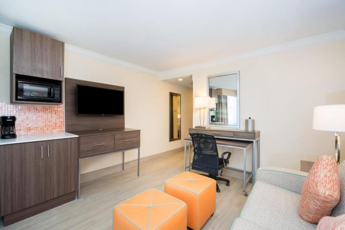 holiday inn express and suites nassau by ihg