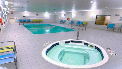 holiday inn express yorkton east by ihg