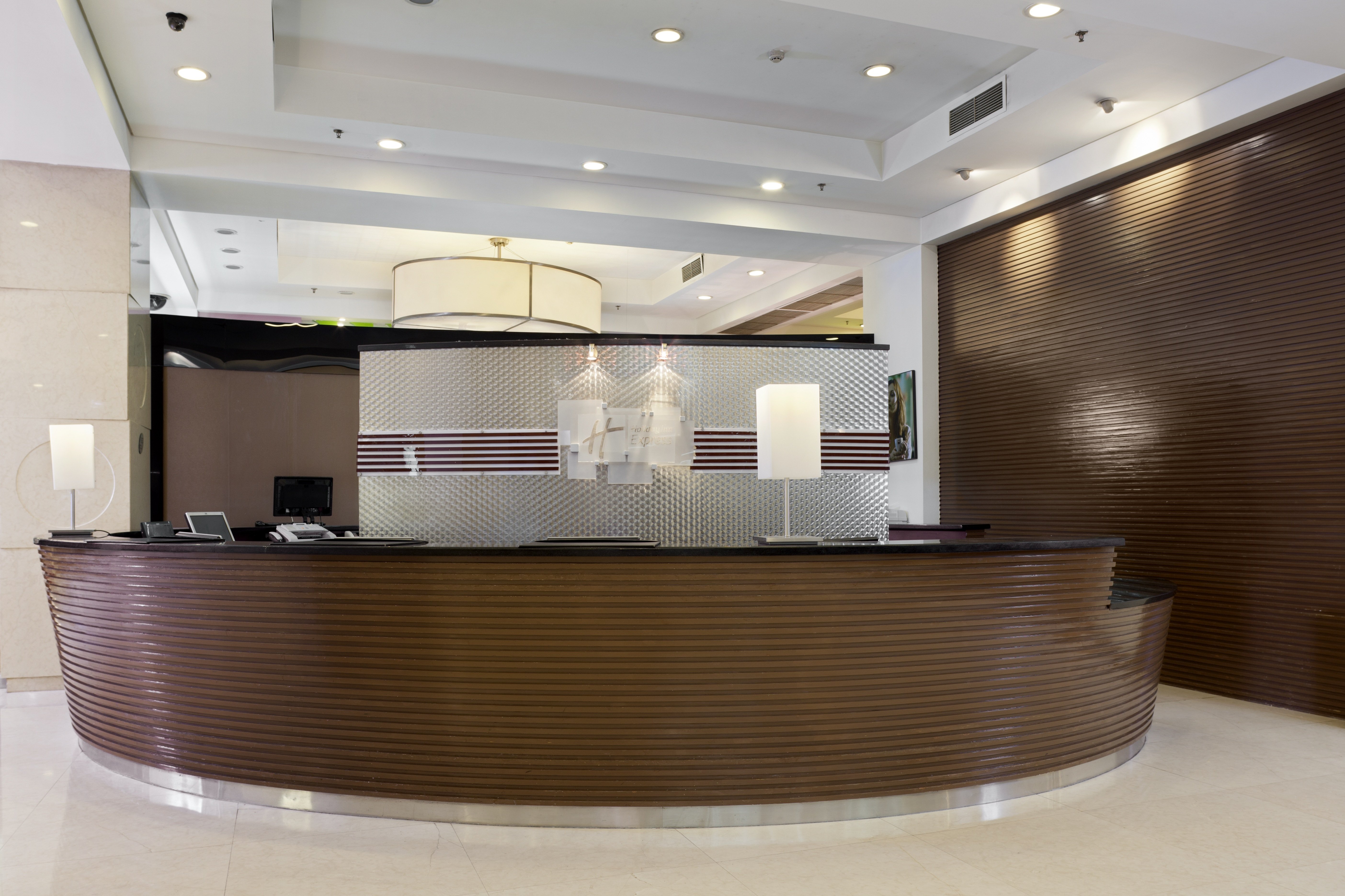 holiday inn express zhengzhou by ihg