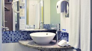 holiday inn express zhengzhou by ihg