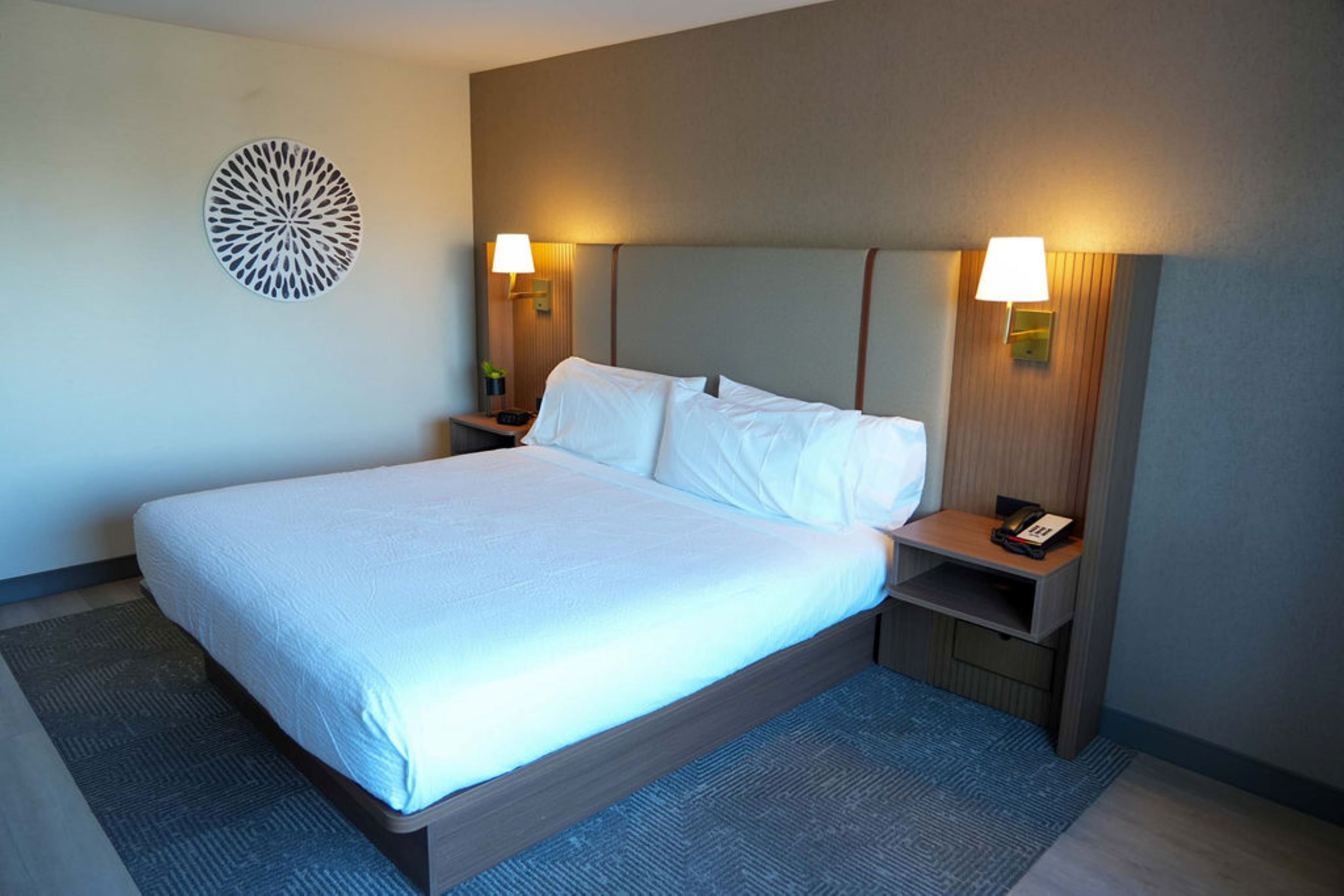 holiday inn hotel and suites phoenix airport by ihg