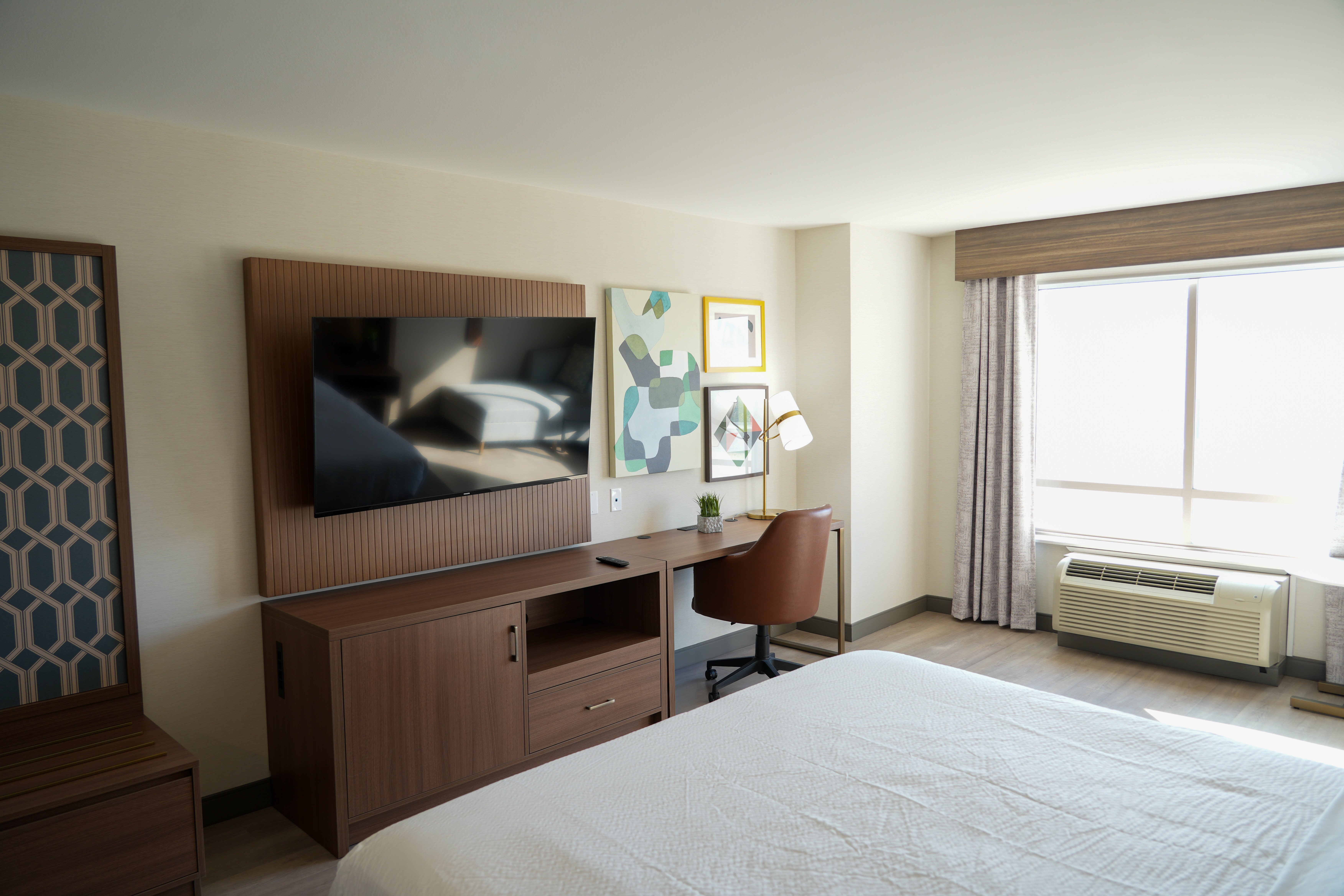 holiday inn hotel and suites phoenix airport by ihg