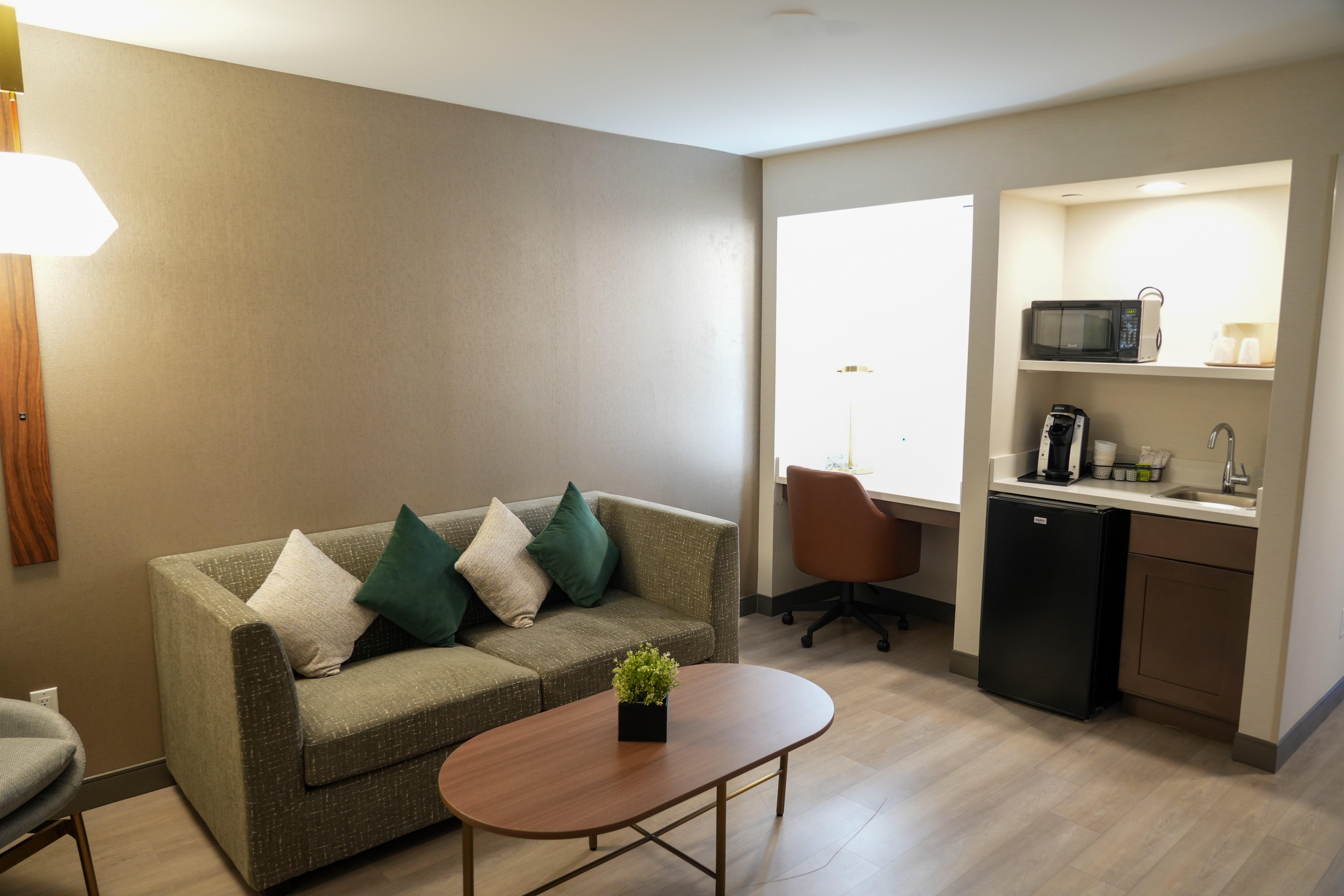 holiday inn hotel and suites phoenix airport by ihg