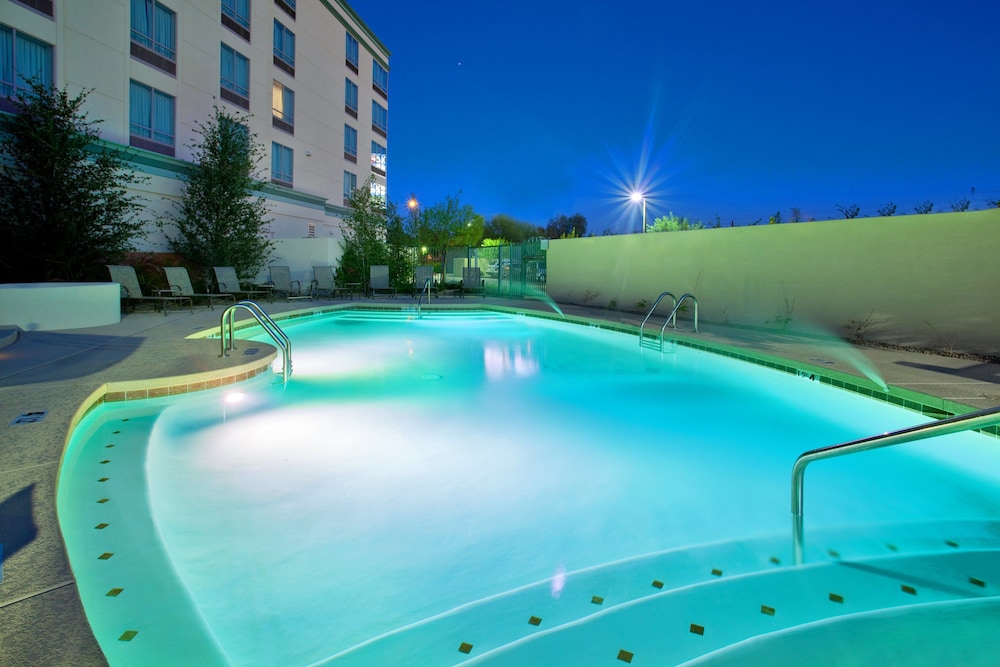 holiday inn hotel and suites phoenix airport by ihg
