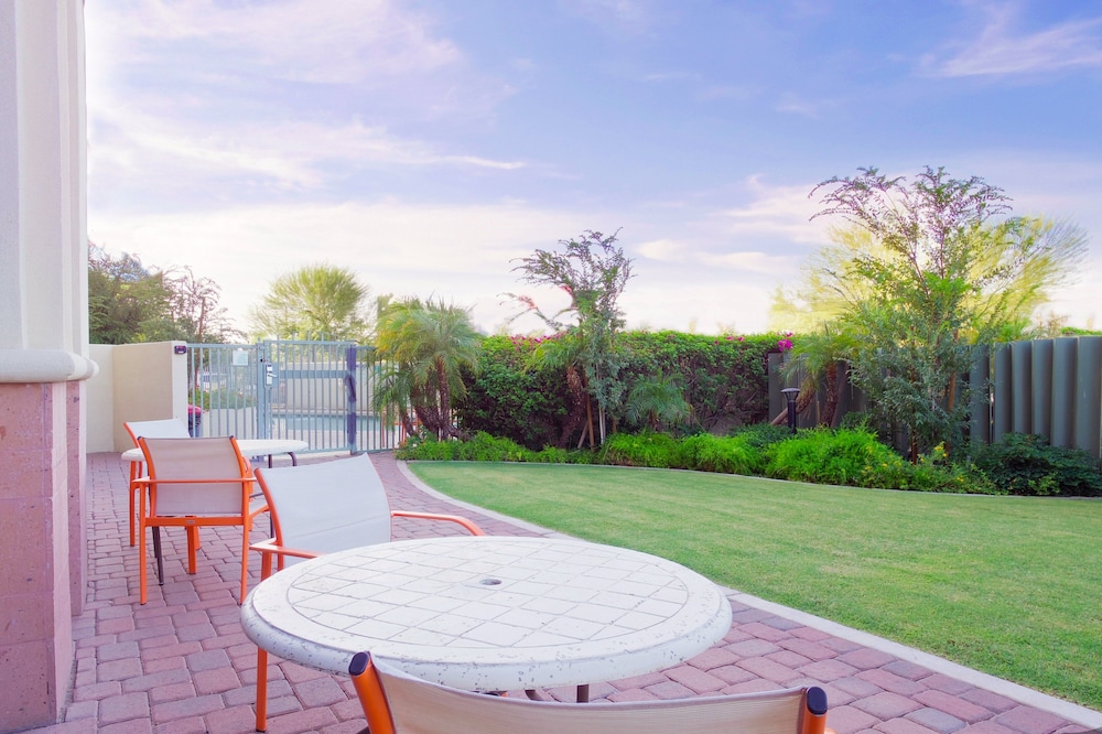 holiday inn hotel and suites phoenix airport by ihg