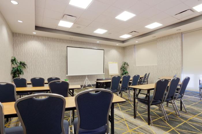 holiday inn hotel and suites phoenix airport by ihg
