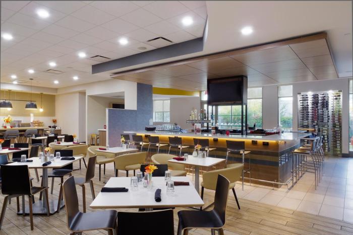 holiday inn hotel and suites phoenix airport by ihg