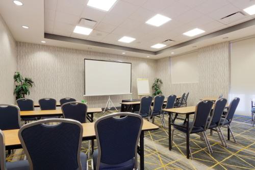 holiday inn hotel and suites phoenix airport by ihg
