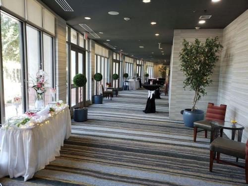 holiday inn hotel and suites phoenix airport by ihg