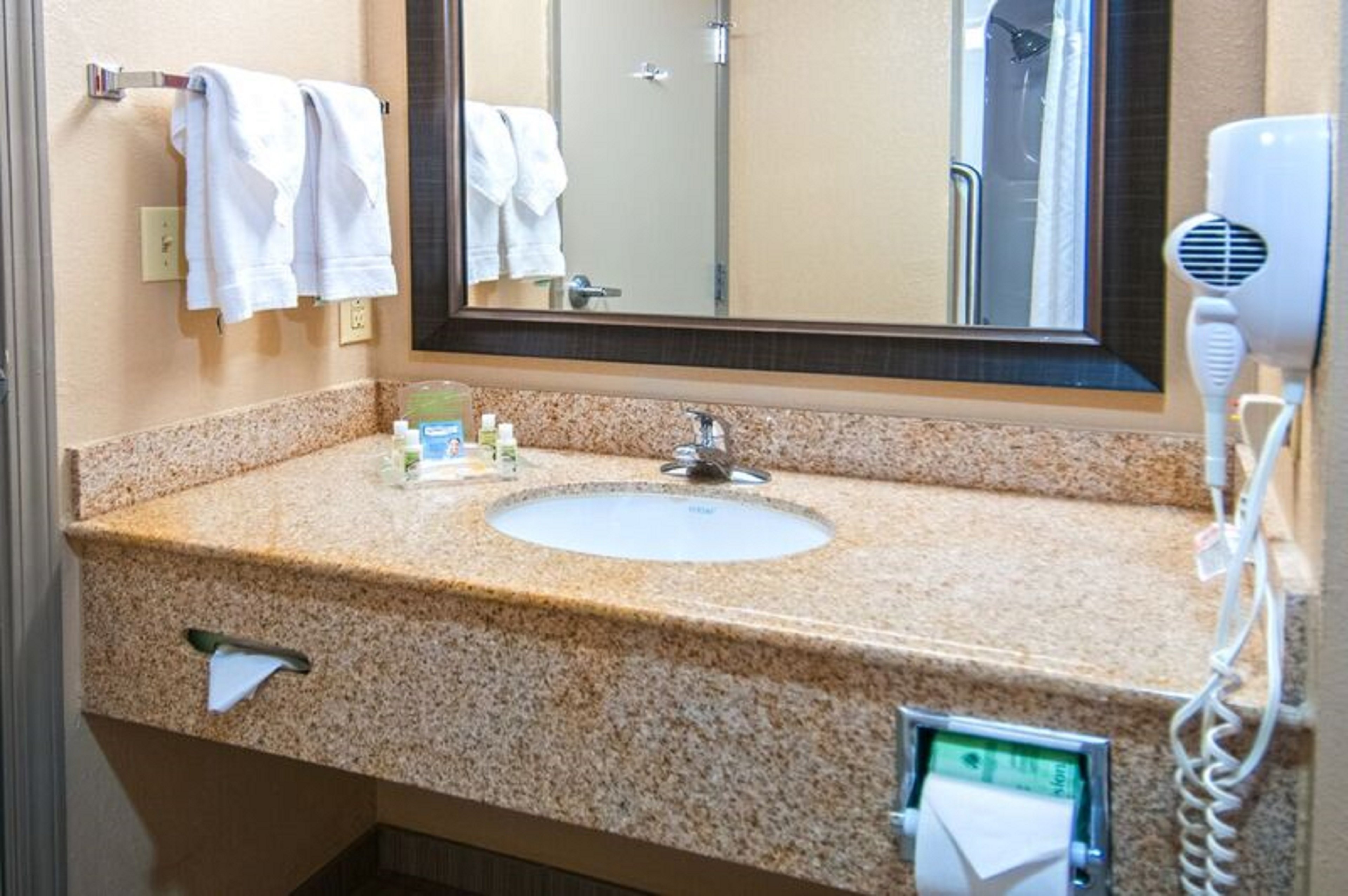 holiday inn hotel and suites slidell by ihg
