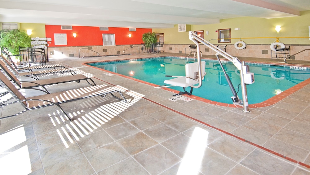 holiday inn hotel and suites slidell by ihg