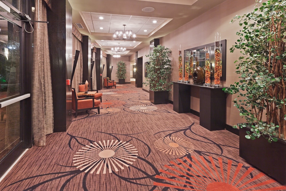 holiday inn hotel and suites tulsa south by ihg
