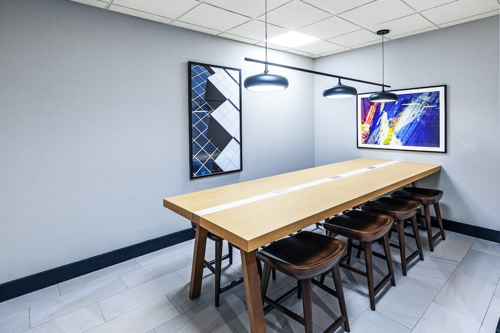 holiday inn hotel and suites tulsa south by ihg