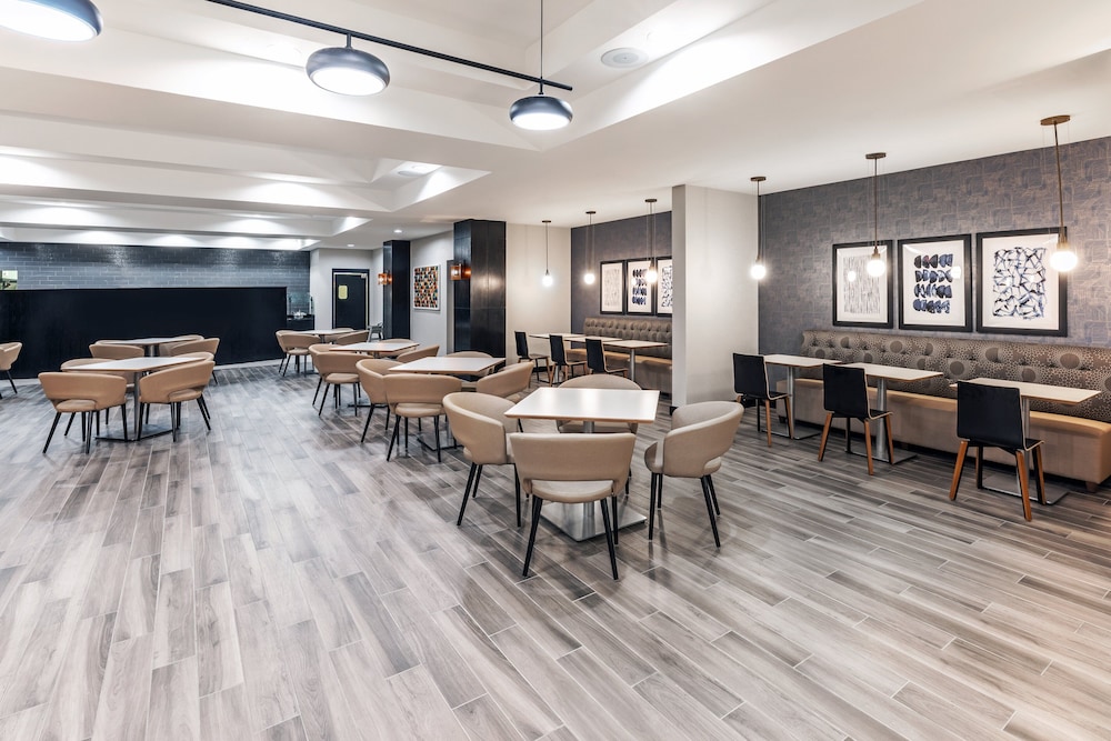holiday inn hotel and suites tulsa south by ihg