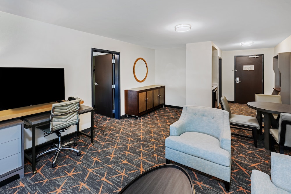 holiday inn hotel and suites tulsa south by ihg