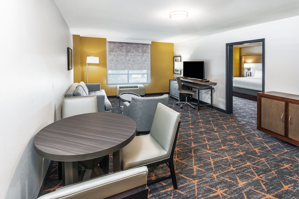 holiday inn hotel and suites tulsa south by ihg