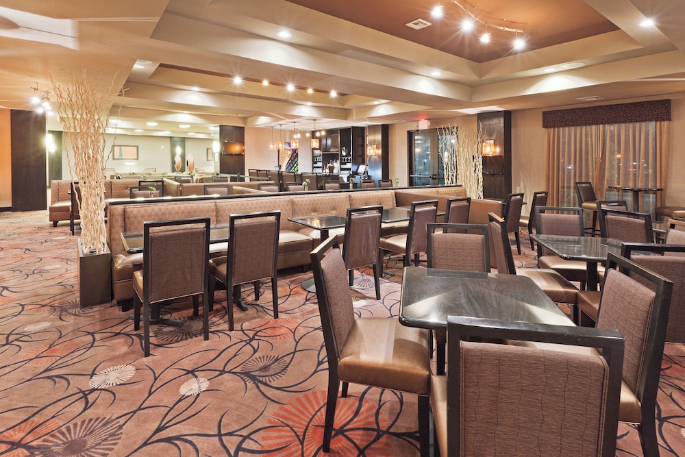 holiday inn hotel and suites tulsa south by ihg